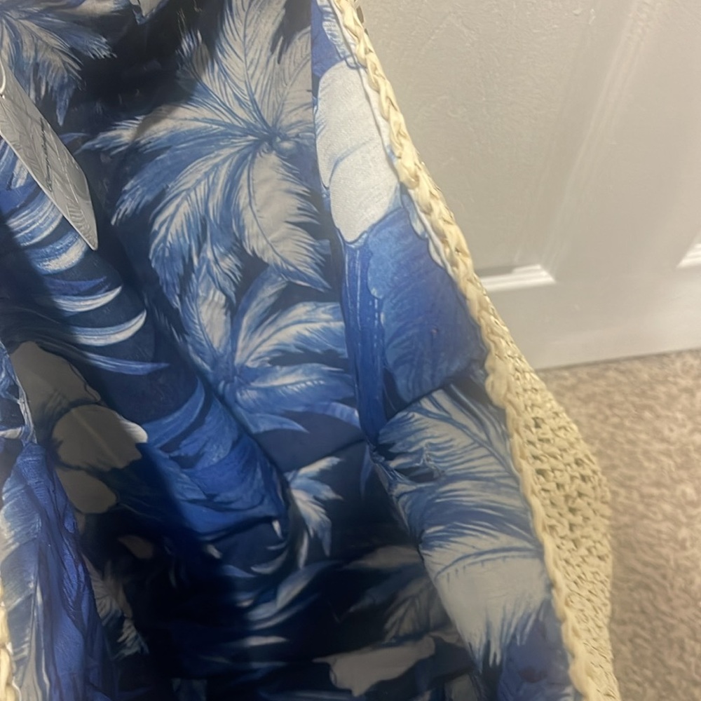 Woven Tommy Bahama Tan Tote Bag - Picture 3 of 6